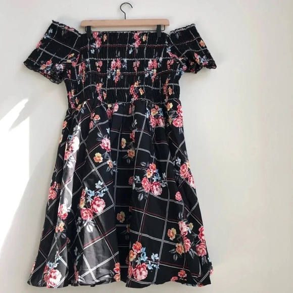 New City Chic Smock Off the Shoulder Dress Picnic bouquet floral print pockets - Picture 2 of 12